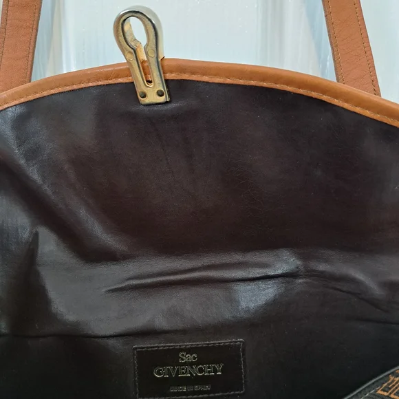 Sac Givenchy Vintage Signature Pattern Shoulder Bag. - Picture 5 of 11